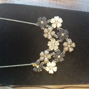 silvertone flower necklace